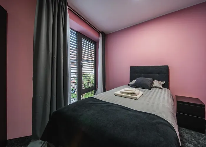 Rustica Rooms
